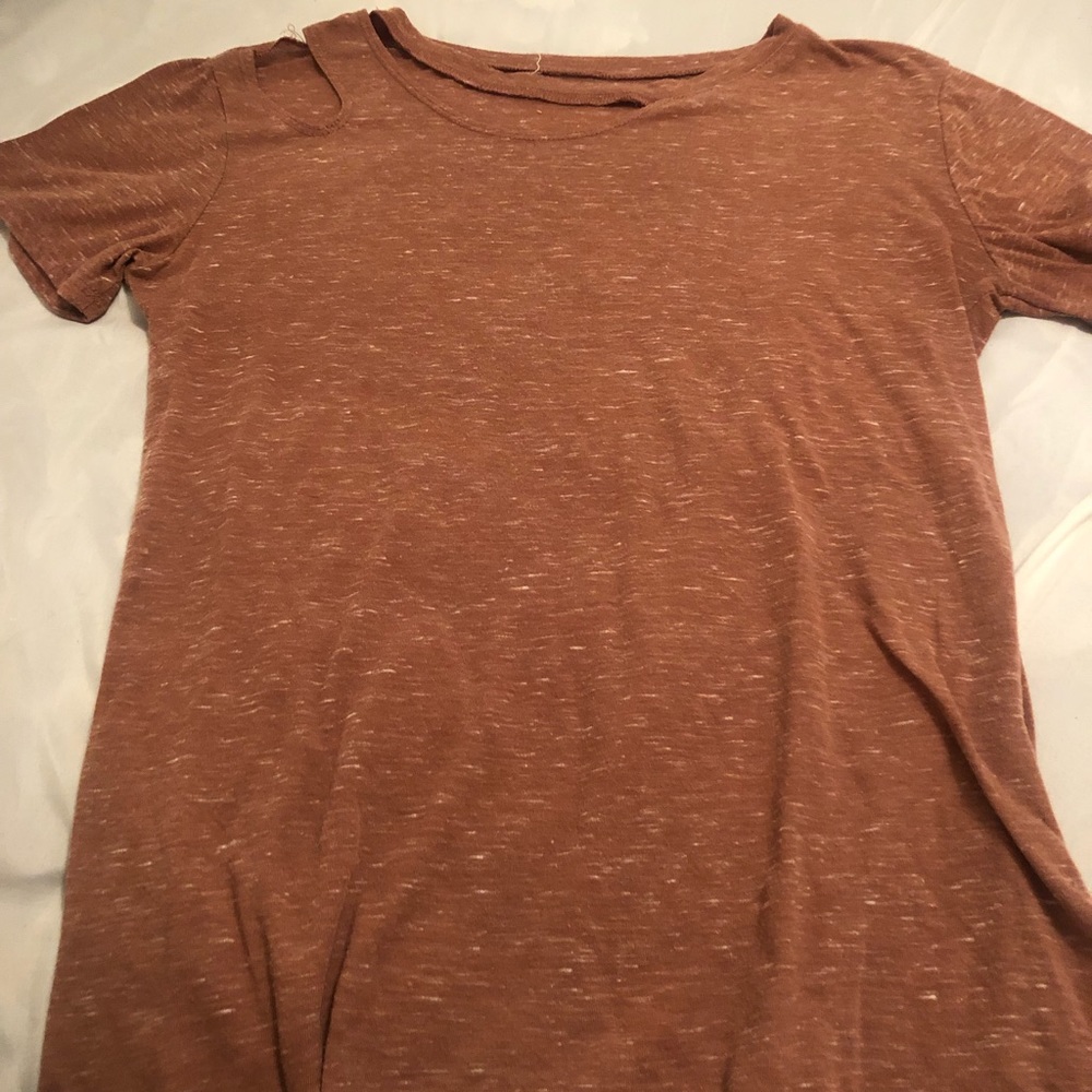 Buckle Hole Tee Shirt